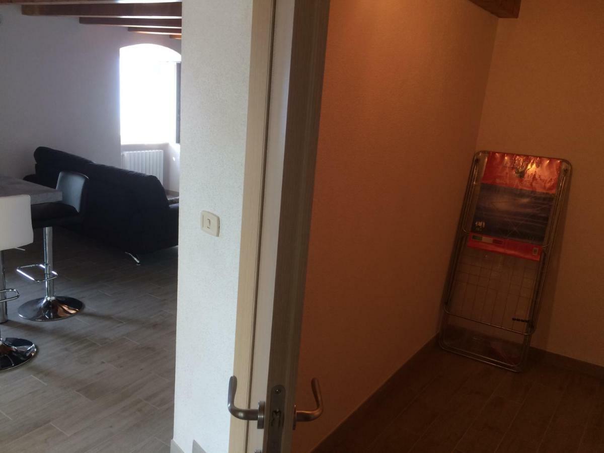 Appartamento cadelagnel Castelletto Di Brenzone Esterno foto